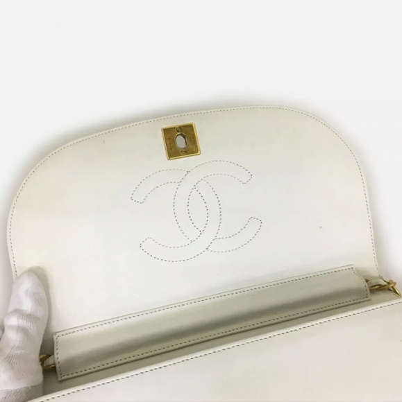 Chanel Vintage Half Moon Flap Bag - Picture 7 of 11